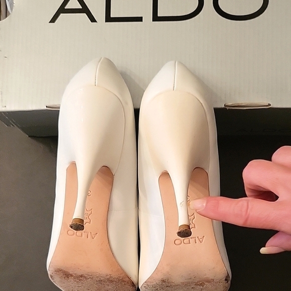 Elegant Aldo White Patent Leather Peep-Toe Heels, 9 - Picture 14 of 14